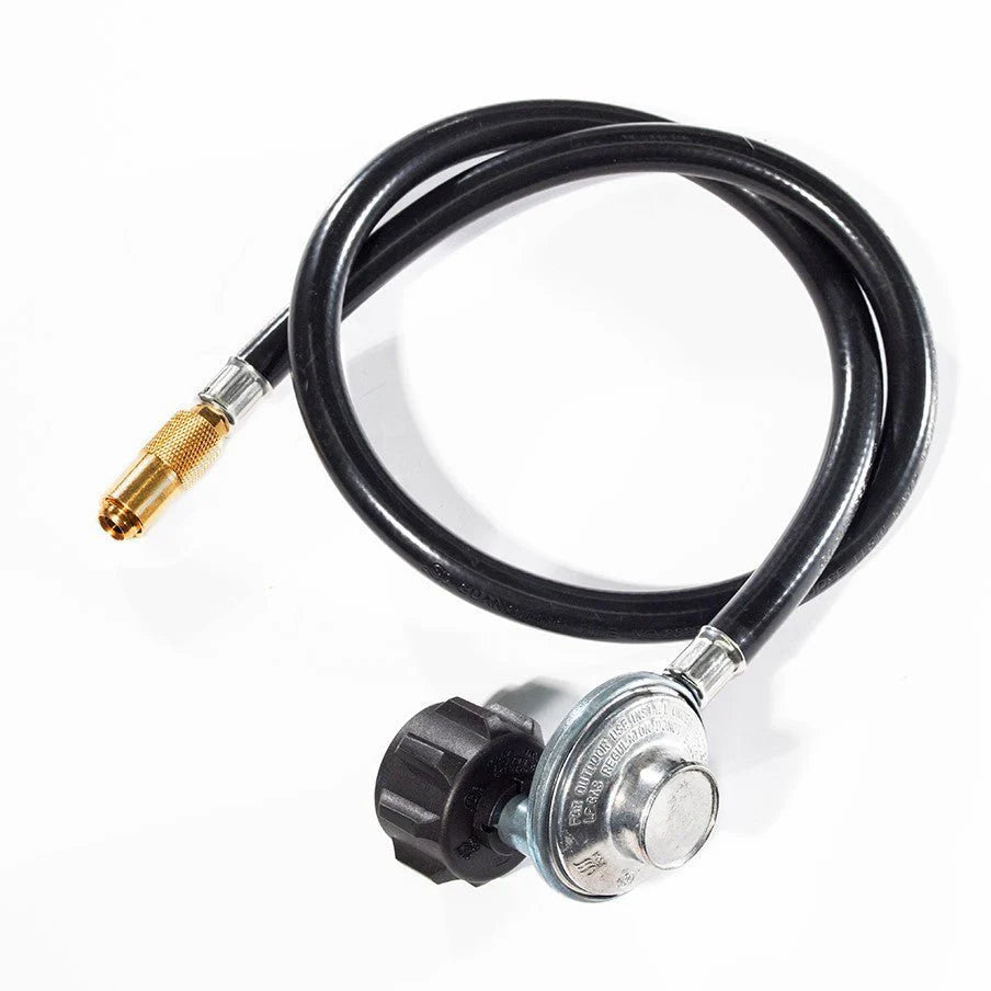 Bulk tank adapter with regulator